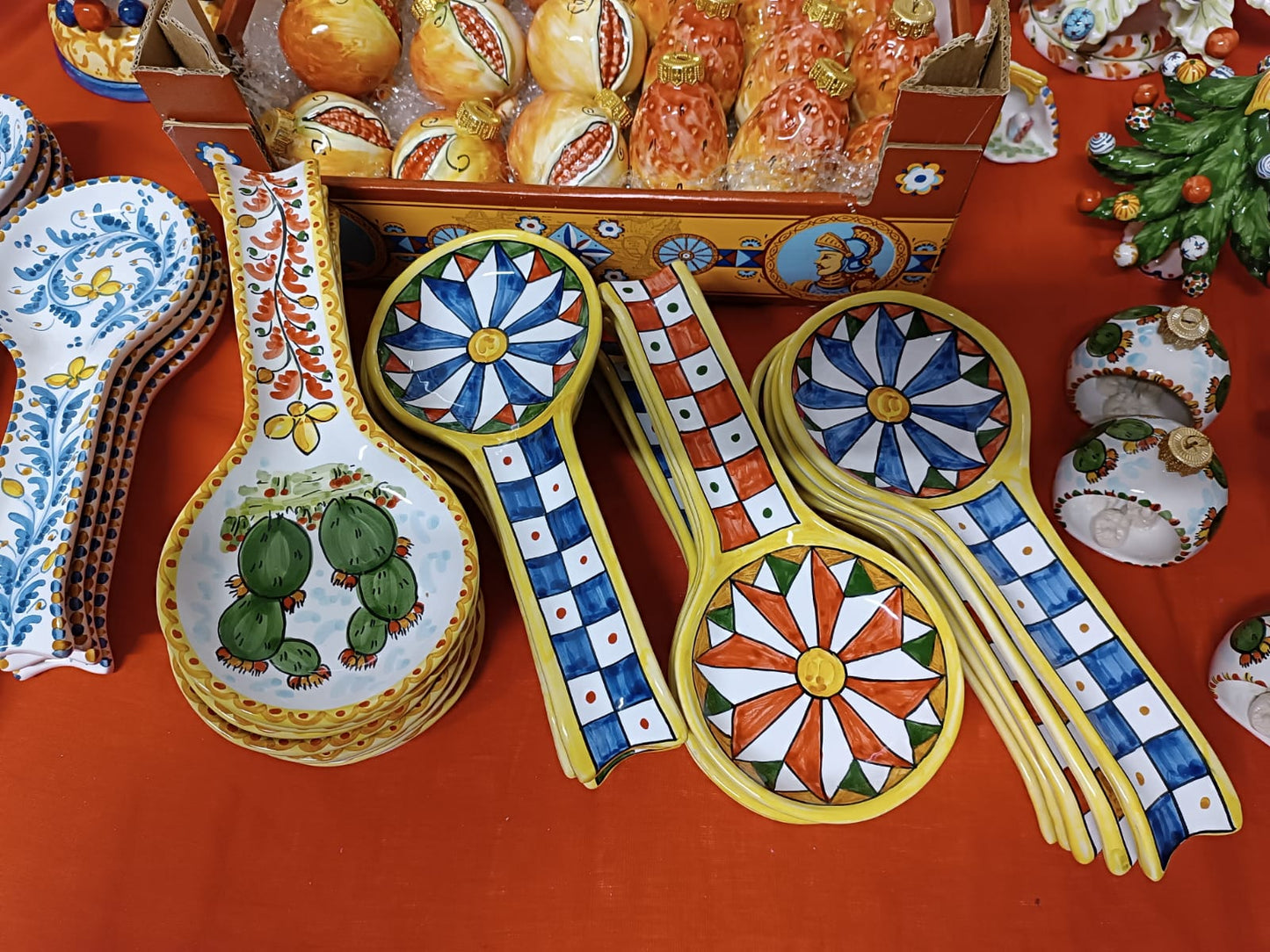 Porta Mestolo in  ceramica di Caltagirone